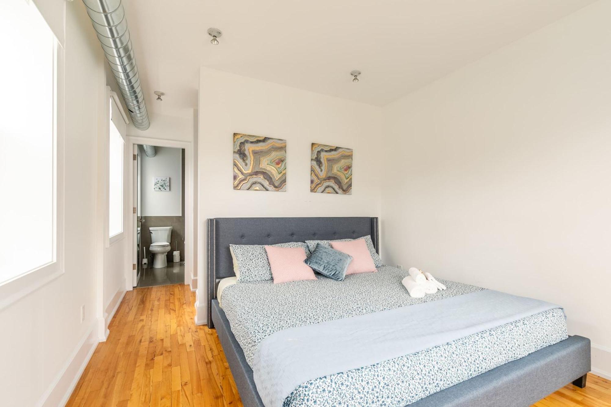 Modern 2 Bedroom Condo - Heart Of Leslieville Toronto Eksteriør bilde