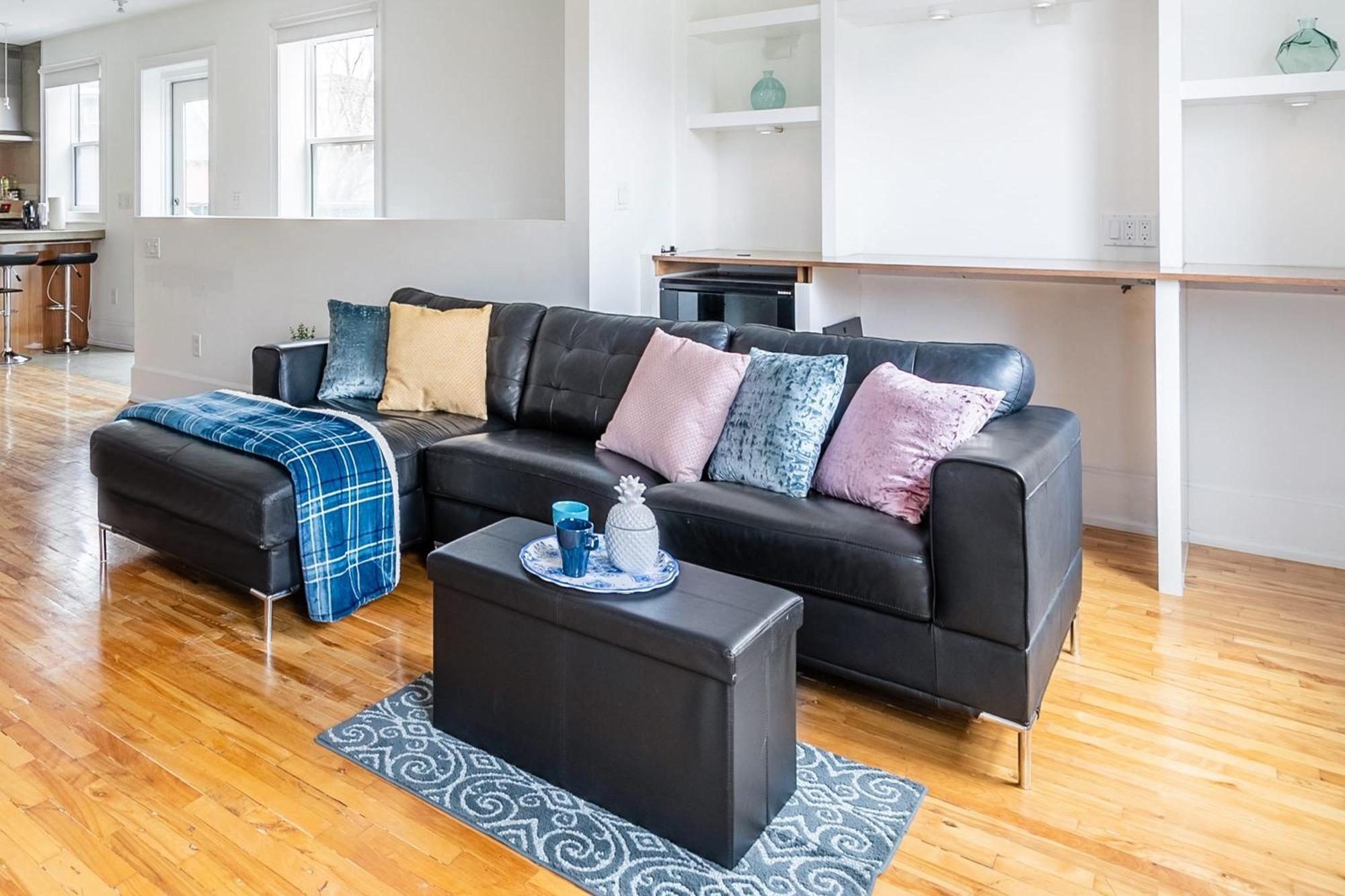 Modern 2 Bedroom Condo - Heart Of Leslieville Toronto Eksteriør bilde