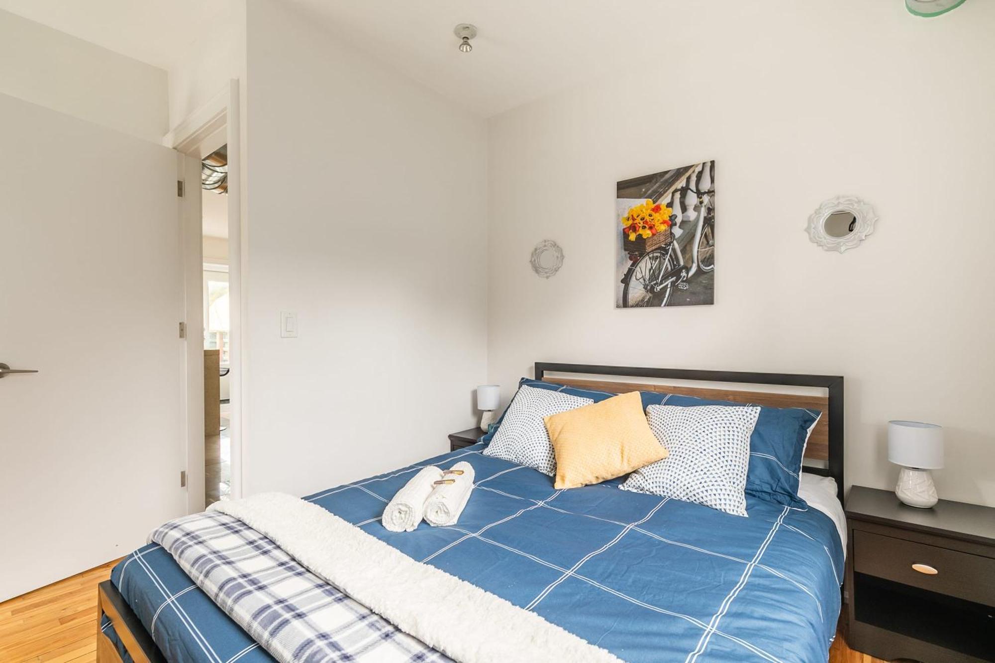 Modern 2 Bedroom Condo - Heart Of Leslieville Toronto Eksteriør bilde