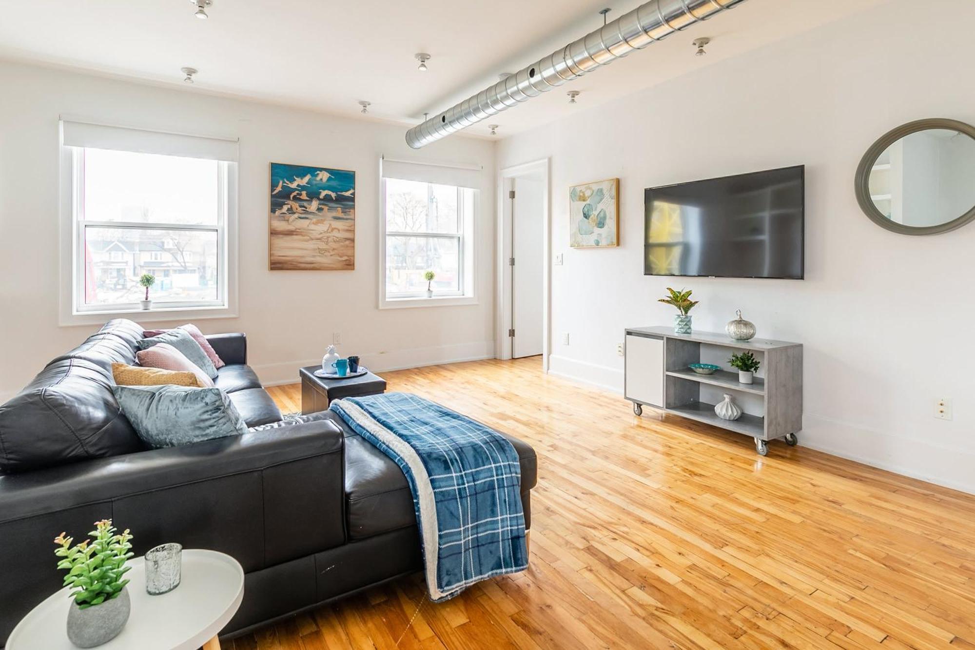 Modern 2 Bedroom Condo - Heart Of Leslieville Toronto Eksteriør bilde